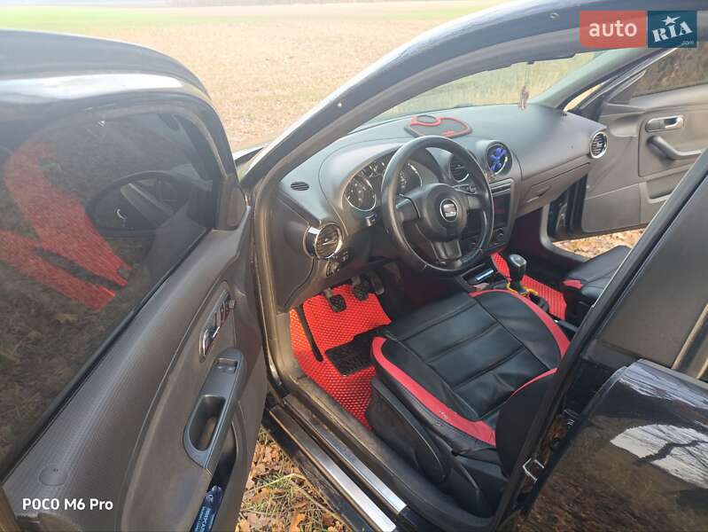 Седан SEAT Cordoba 2007 в Ромнах