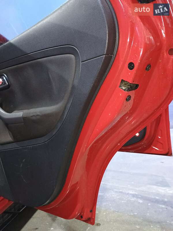 Седан SEAT Cordoba 2005 в Киеве