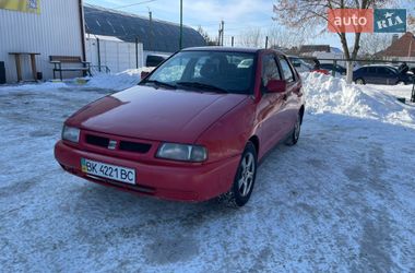 Седан SEAT Cordoba 1995 в Ровно