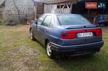 Седан SEAT Cordoba 1994 в Буске