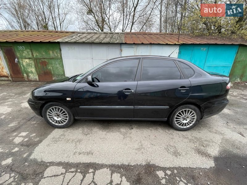 Седан SEAT Cordoba 2007 в Киеве