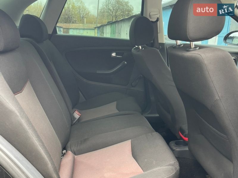 Седан SEAT Cordoba 2007 в Киеве