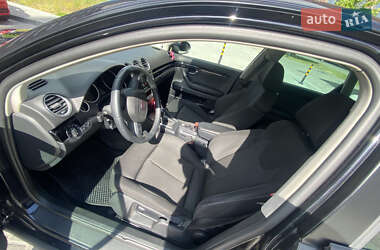 Седан SEAT Exeo 2010 в 