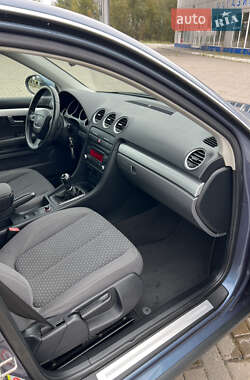 Седан SEAT Exeo 2009 в 