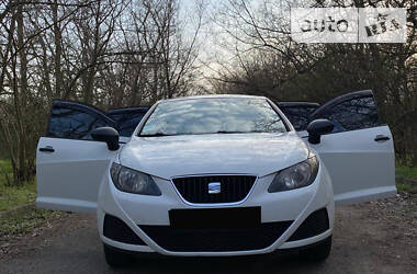 Хетчбек SEAT Ibiza 2011 в 