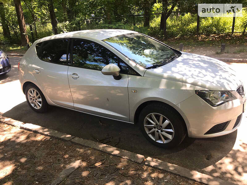 Хетчбек SEAT Ibiza 2015 в 