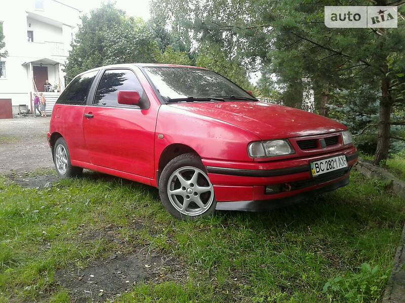 Хэтчбек SEAT Ibiza 1995 в Львове