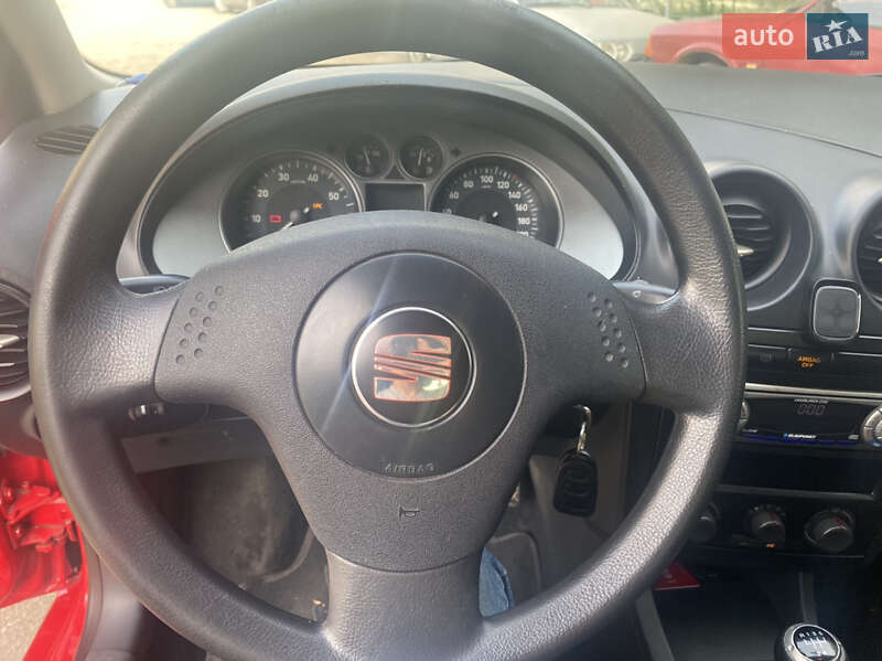 Хетчбек SEAT Ibiza 2006 в Рівному