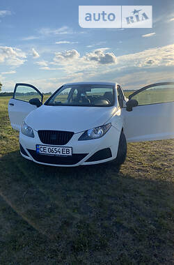 Хетчбек SEAT Ibiza 2011 в Кельменцях