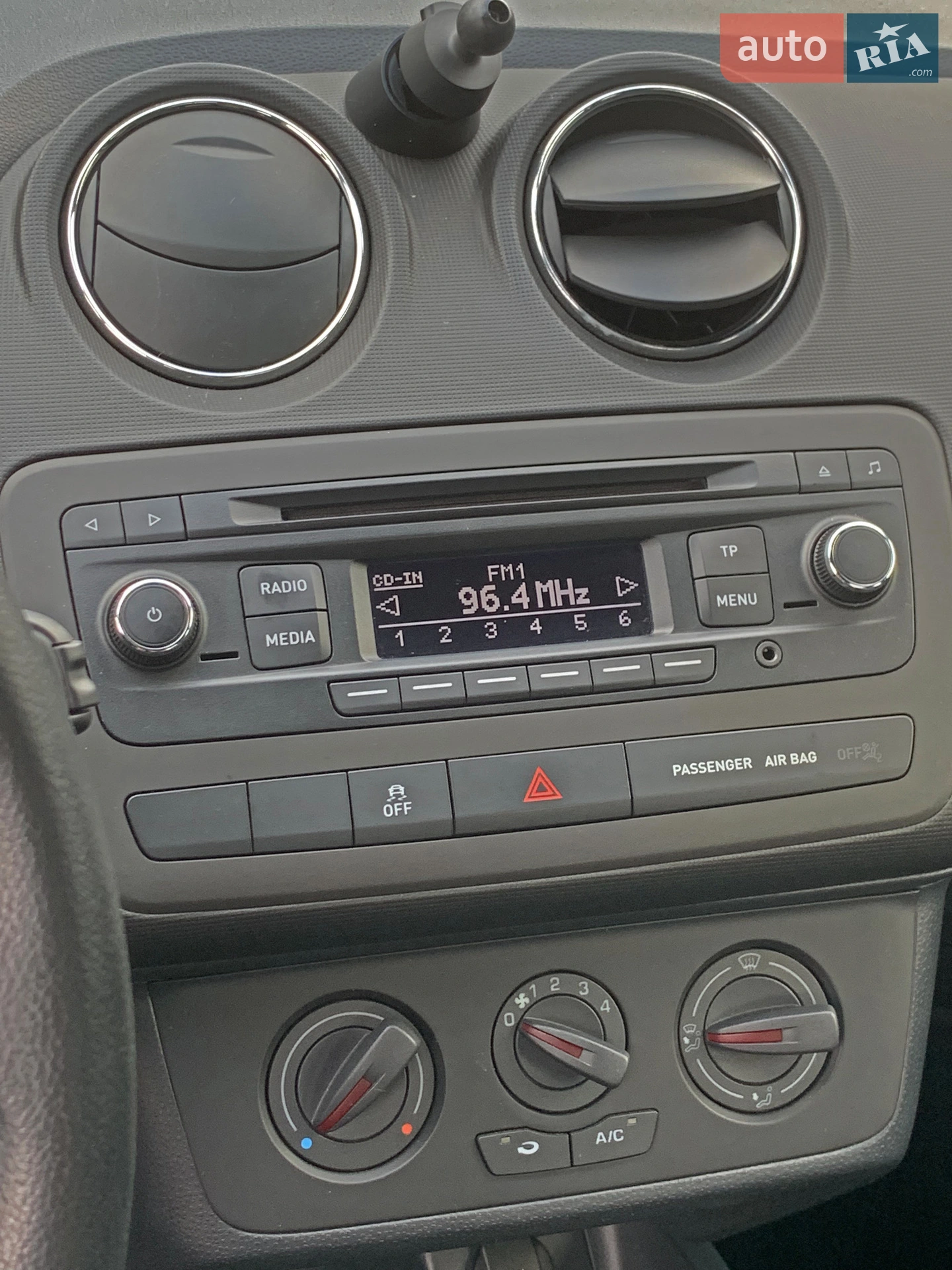 2015 SEAT Ibiza - мініатюра 15