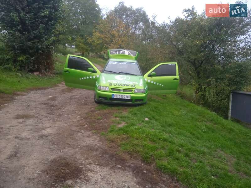 Хетчбек SEAT Ibiza 1994 в Чернівцях