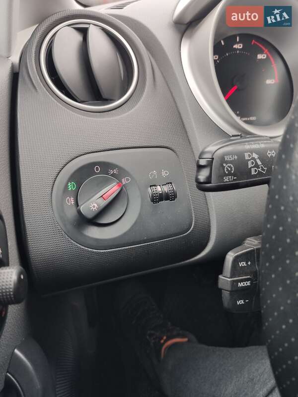 Хэтчбек SEAT Ibiza 2010 в Виннице