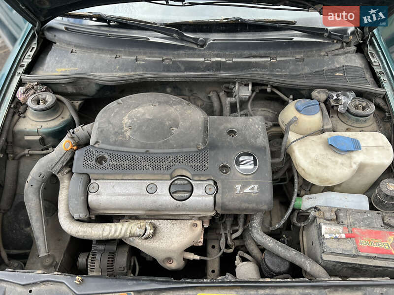 Хетчбек SEAT Ibiza 1999 в Дніпрі