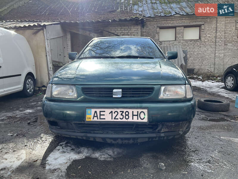 Хетчбек SEAT Ibiza 1999 в Дніпрі