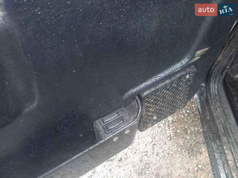 Хетчбек SEAT Ibiza 1988 в Новоархангельську