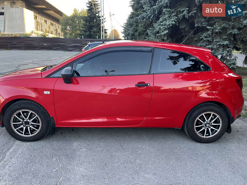 Хетчбек SEAT Ibiza 2010 в Дніпрі