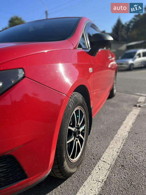 Хетчбек SEAT Ibiza 2010 в Дніпрі