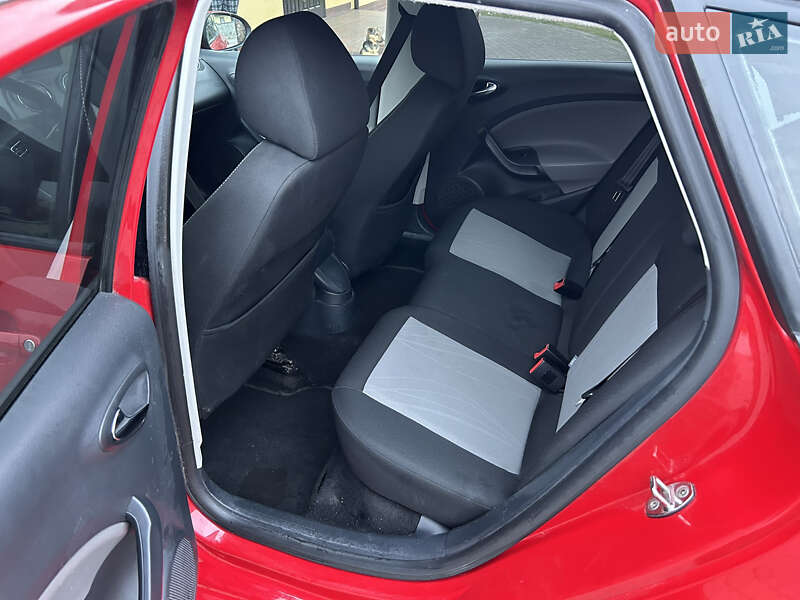 Хэтчбек SEAT Ibiza 2014 в Мостиске