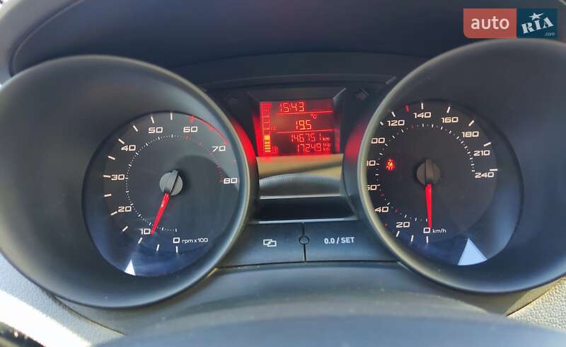 Хэтчбек SEAT Ibiza 2010 в 
