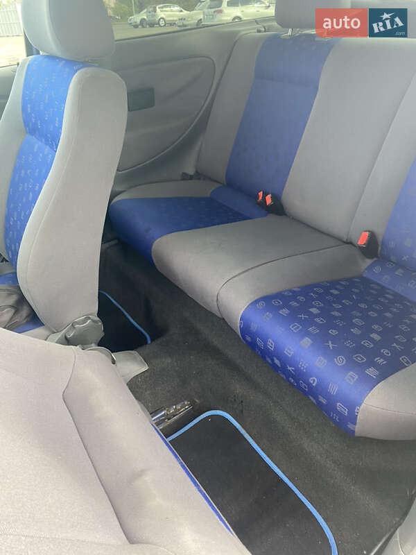 Хетчбек SEAT Ibiza 2001 в Черкасах