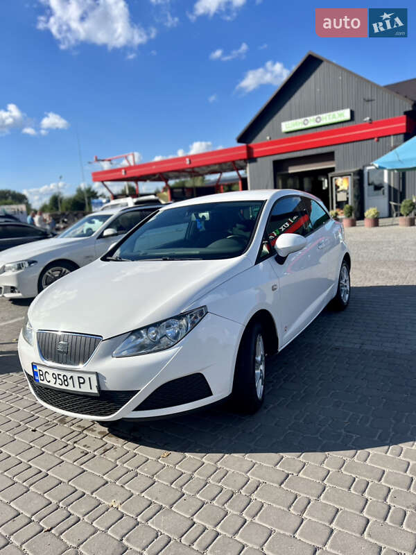 Хэтчбек SEAT Ibiza 2010 в Яворове фото 3 Хэтчбек SEAT Ibiza 2010 в Яворове