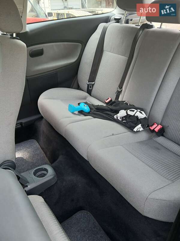 Хэтчбек SEAT Ibiza 2003 в Шумске
