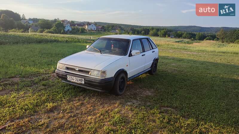 Хэтчбек SEAT Ibiza 1990 в Сторожинце