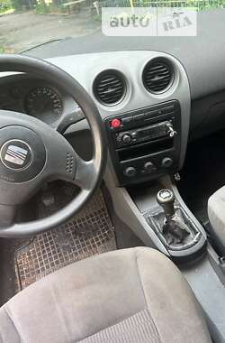 Хэтчбек SEAT Ibiza 2004 в Киеве