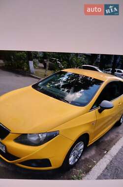 Хэтчбек SEAT Ibiza 2010 в 