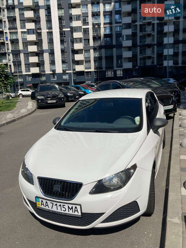 Хетчбек SEAT Ibiza 2011 в Києві
