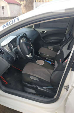 Хэтчбек SEAT Ibiza 2011 в 