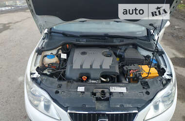Хэтчбек SEAT Ibiza 2011 в 