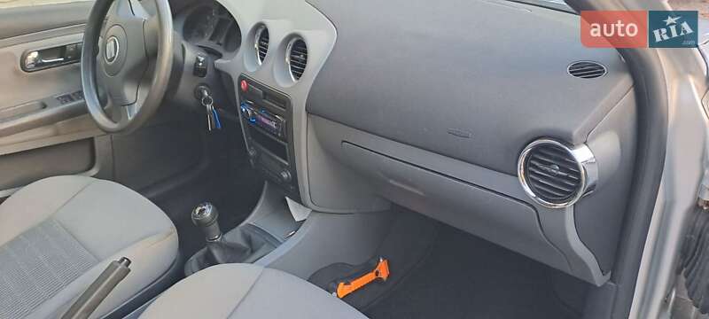 Хэтчбек SEAT Ibiza 2002 в Запорожье