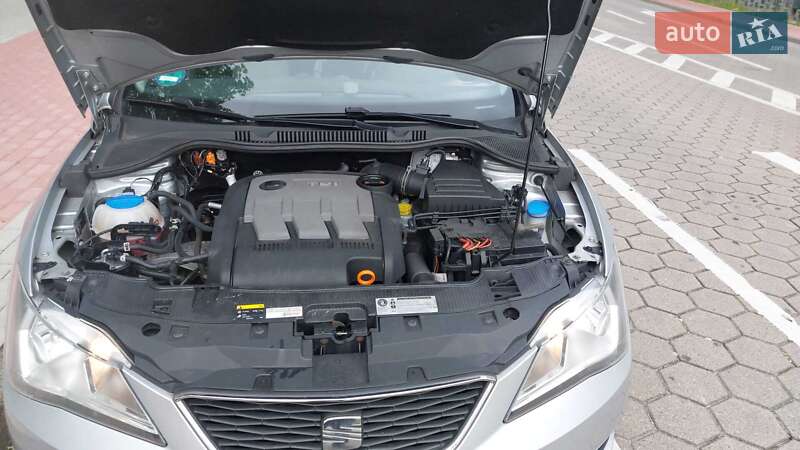 Хэтчбек SEAT Ibiza 2013 в 