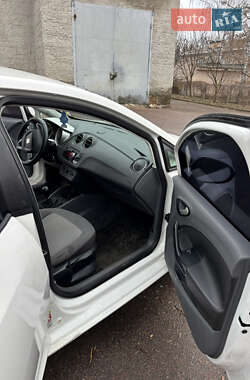 Хэтчбек SEAT Ibiza 2010 в 