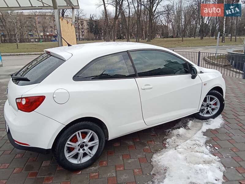 Хэтчбек SEAT Ibiza 2012 в Запорожье