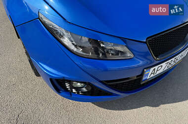 Хэтчбек SEAT Ibiza 2011 в 