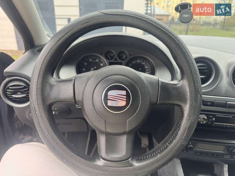 Хэтчбек SEAT Ibiza 2008 в Новояворовске