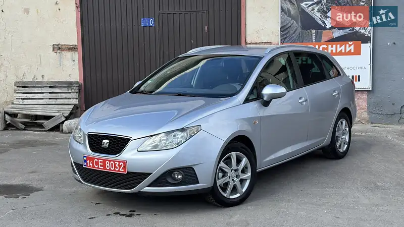 Хэтчбек SEAT Ibiza 2010 в 