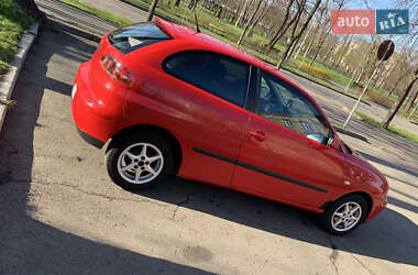 Хэтчбек SEAT Ibiza 2004 в 