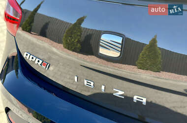Хэтчбек SEAT Ibiza 2012 в 