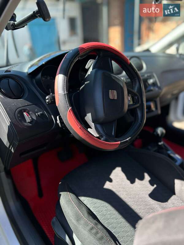 Хетчбек SEAT Ibiza 2010 в Харкові
