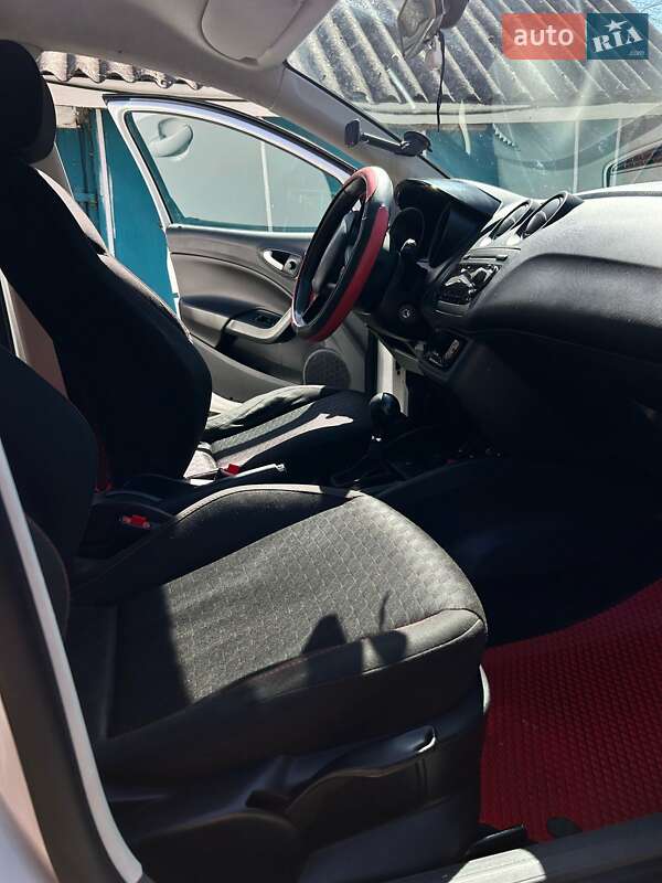 Хетчбек SEAT Ibiza 2010 в Харкові