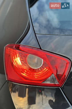 Хэтчбек SEAT Ibiza 2010 в 