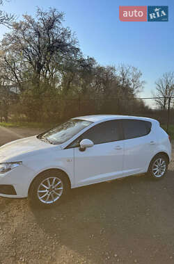Хетчбек SEAT Ibiza 2011 в  фото 7 Хетчбек SEAT Ibiza 2011 в