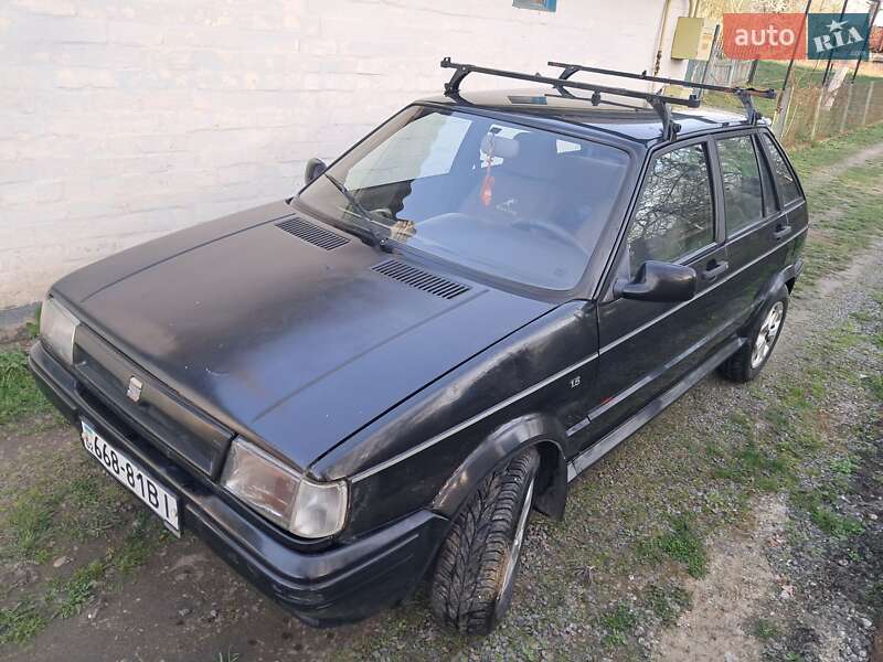 Хетчбек SEAT Ibiza 1990 в Дерно