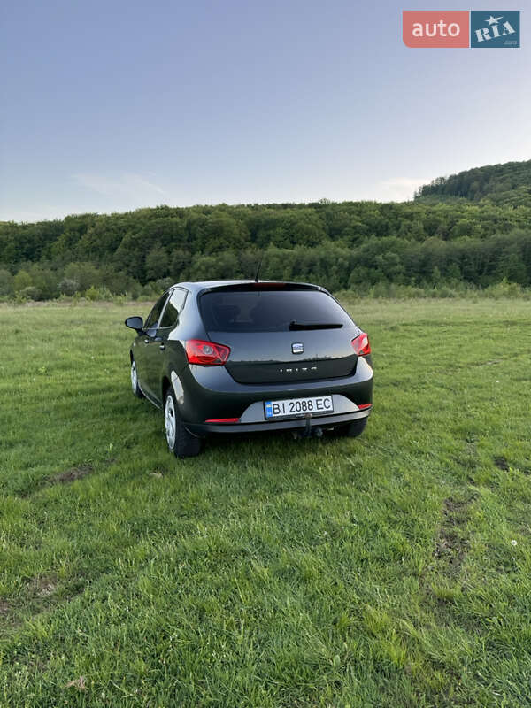 Хетчбек SEAT Ibiza 2011 в Мукачевому