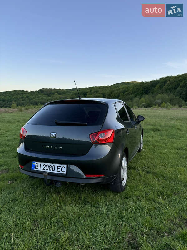 Хетчбек SEAT Ibiza 2011 в Мукачевому