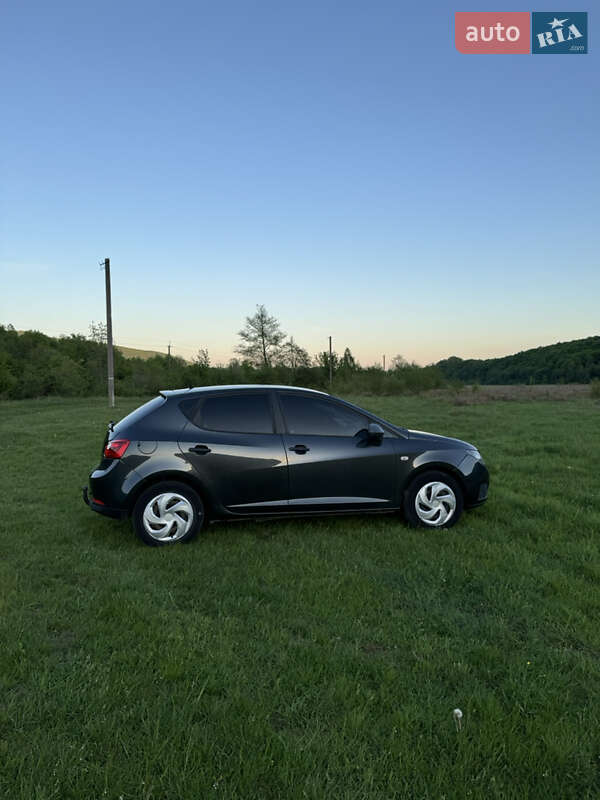 Хетчбек SEAT Ibiza 2011 в Мукачевому