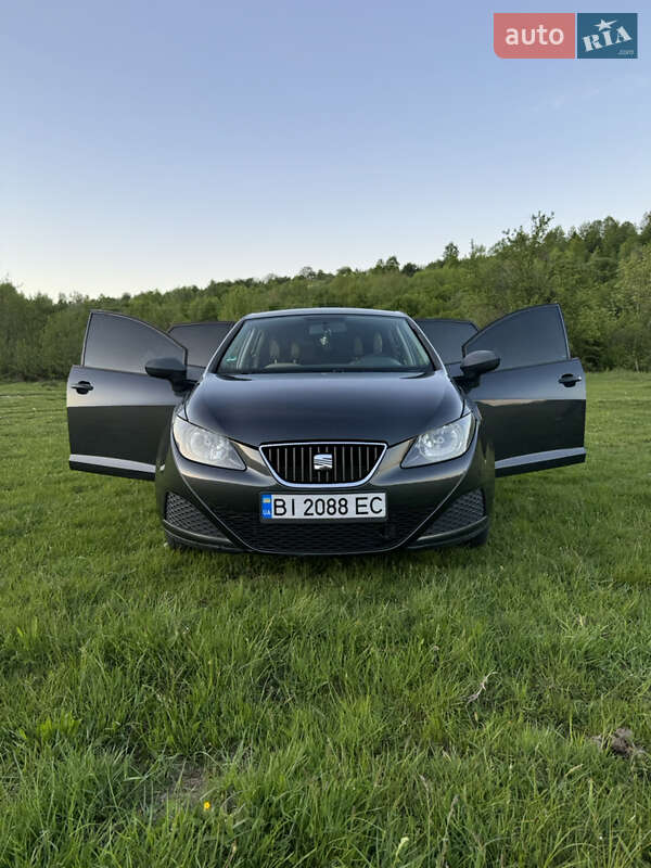 Хетчбек SEAT Ibiza 2011 в Мукачевому